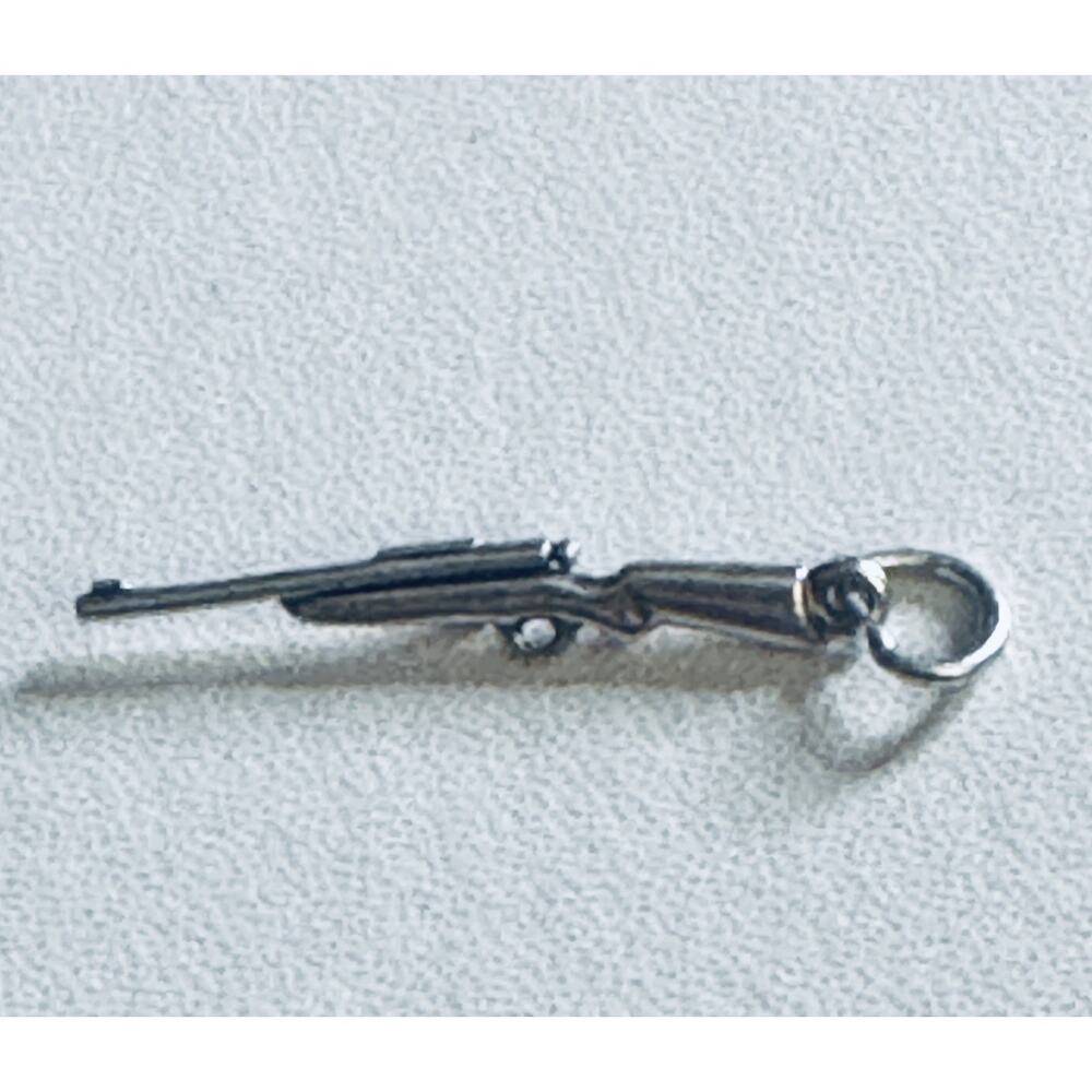 Pre Owned James Avery Retired Sterling Silver 3D Bolt Action Rifle Charm